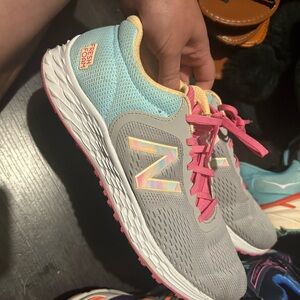 Women’s Size 6 (fit like size 7) New Balance Tennis Shoes